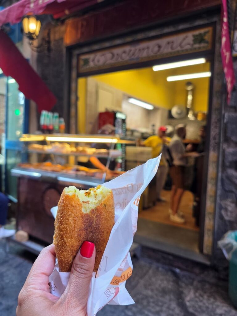 Food Street Tour in Naples, Italy